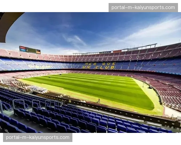 技术展示：诺坎普球场启用全新环形LED屏播放助威动画