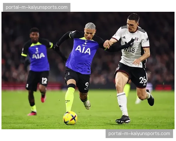 争议!布伦特福德对阵富勒姆,进球经VAR长时间审查后被判有效 争议!布伦特福德对阵富勒姆,进球经VAR长时间审查后被判有效