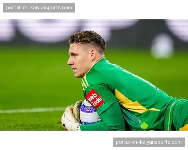 英超引入门将持球8秒限制，新规严打拖延时间等球场小动作